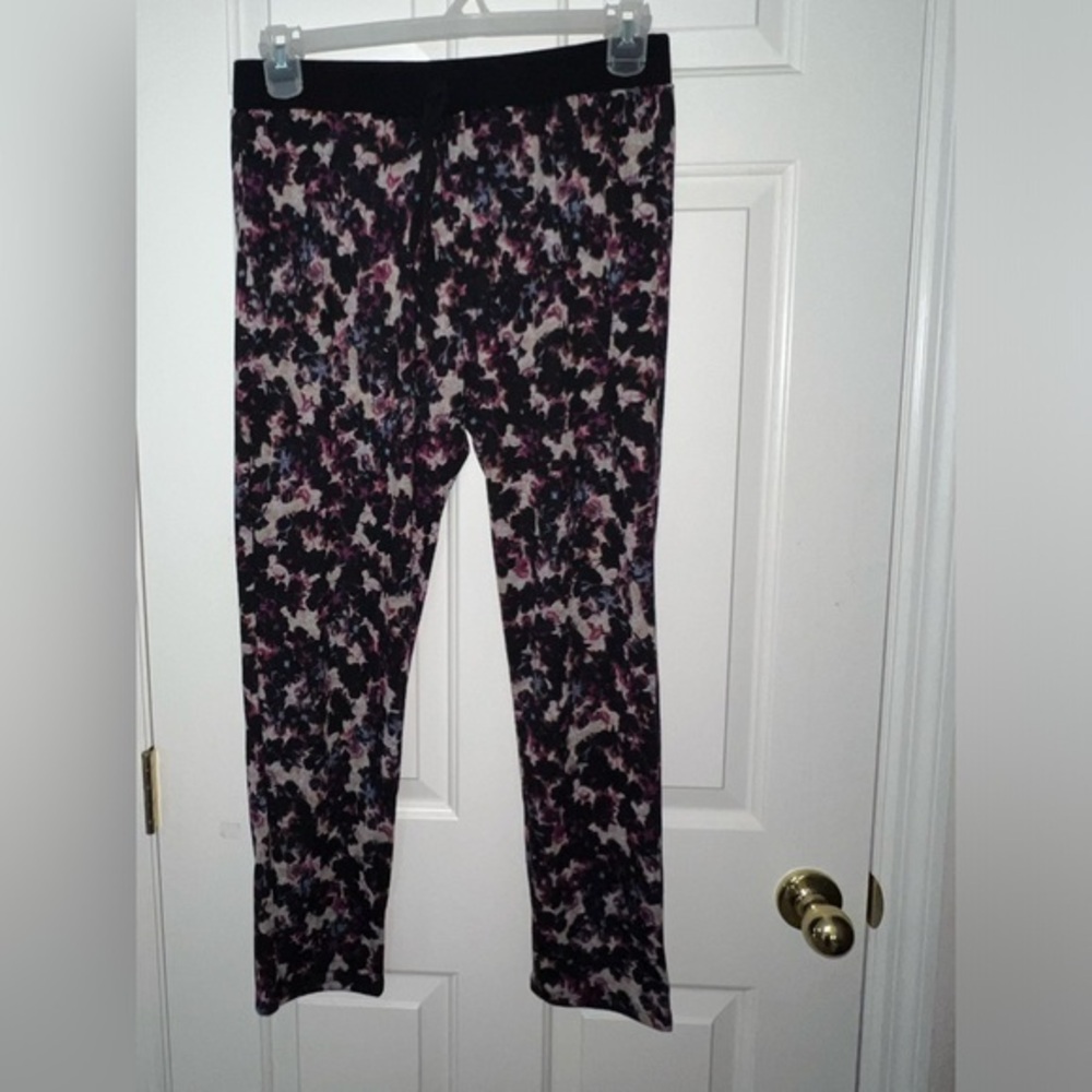 About a girl lounging pants, XL